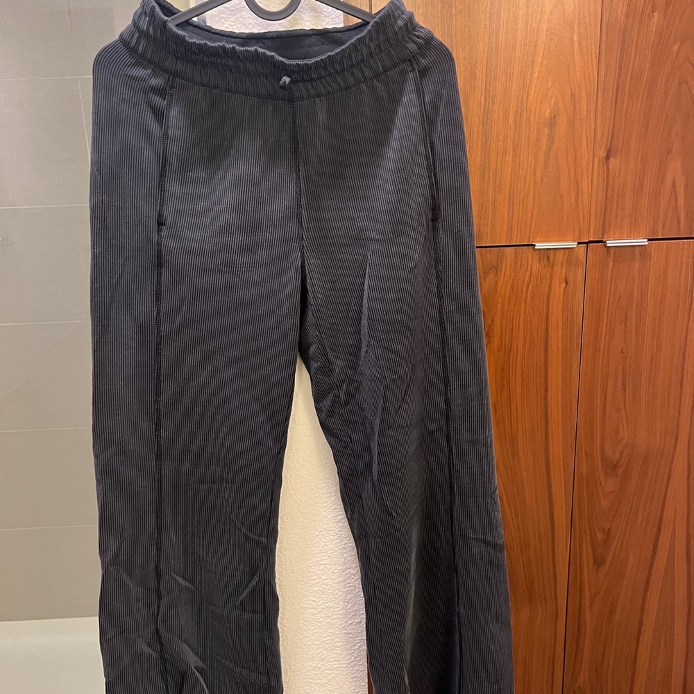 lululemon ribbed softstreme MR pants 32”